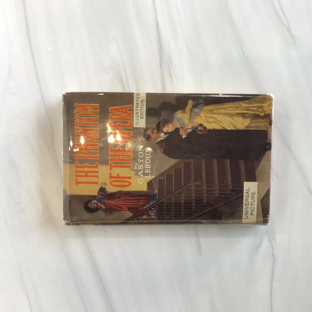 -The Phantom of the Opera Illustrated Edition*