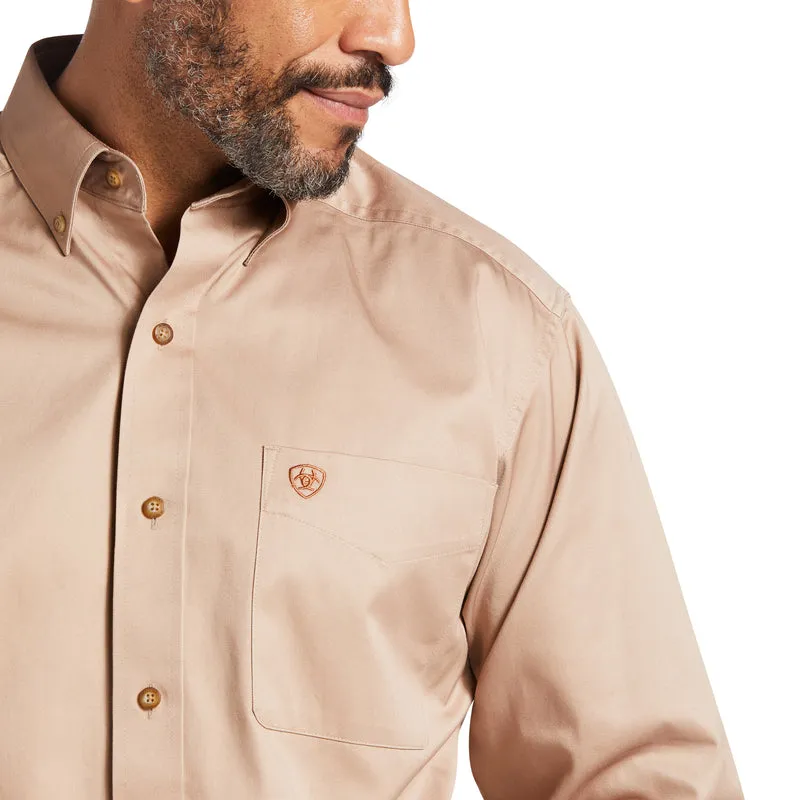 Ariat Men's Solid Twill Classic Long Sleeve Shirt, Beige/Khaki