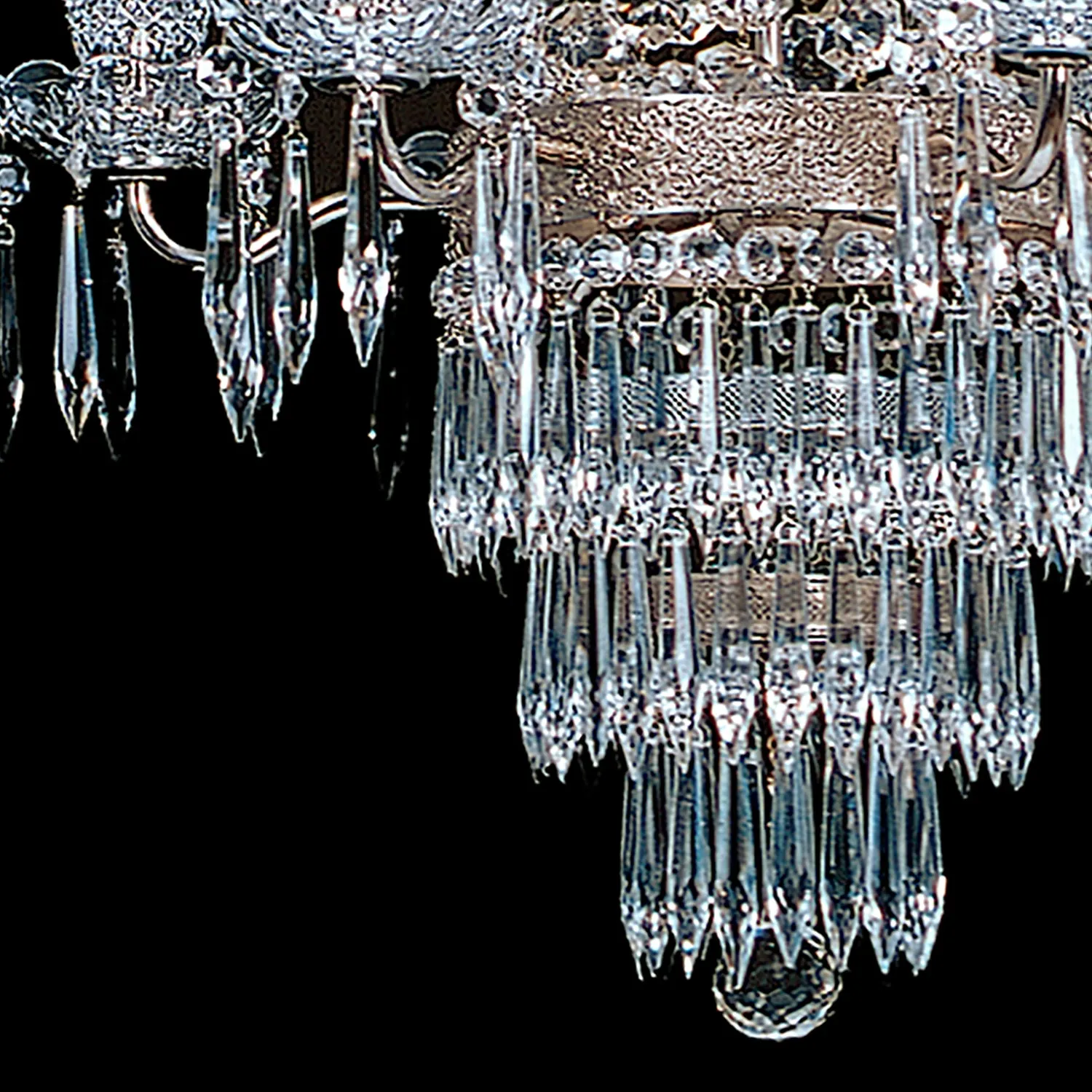 Ashley Chandelier - 20" x 33"