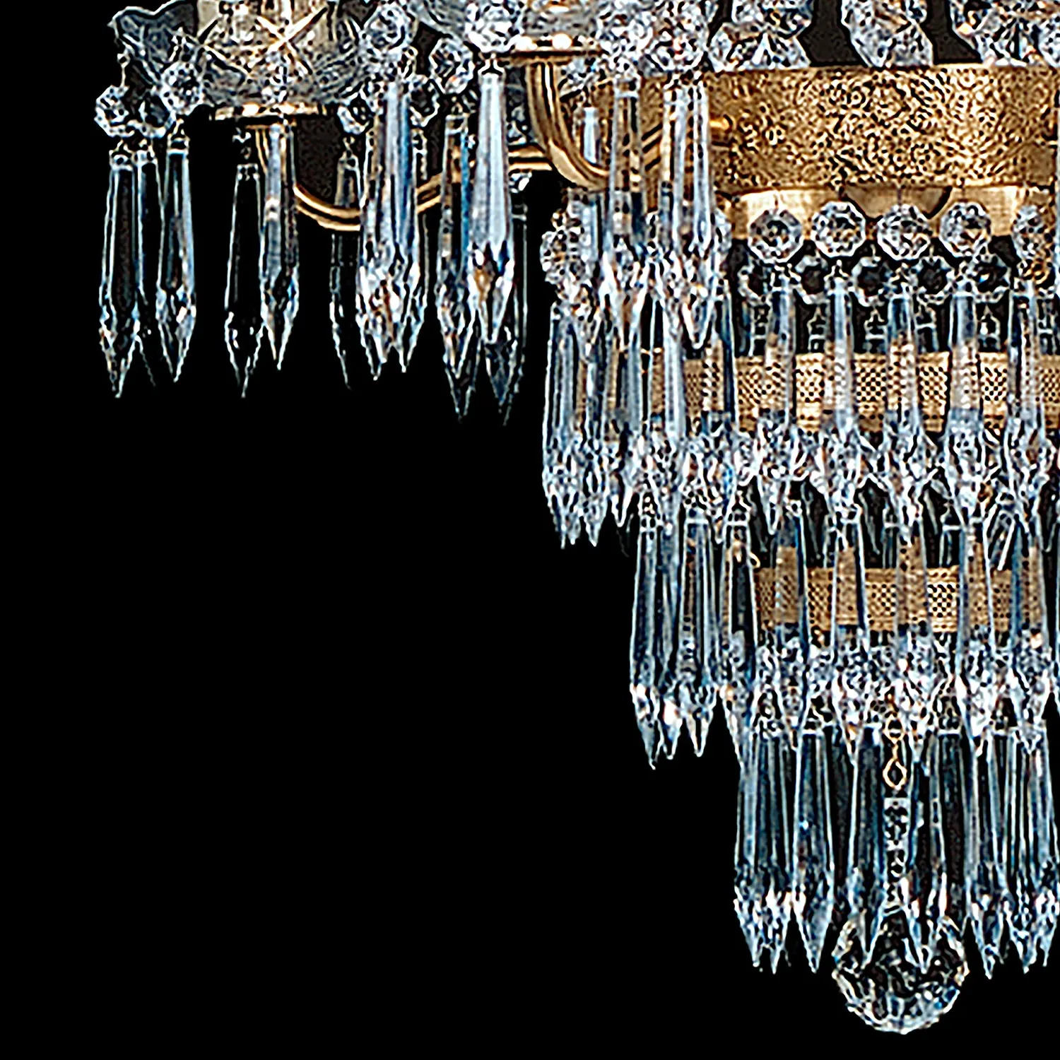 Ashley Chandelier - 20" x 33"