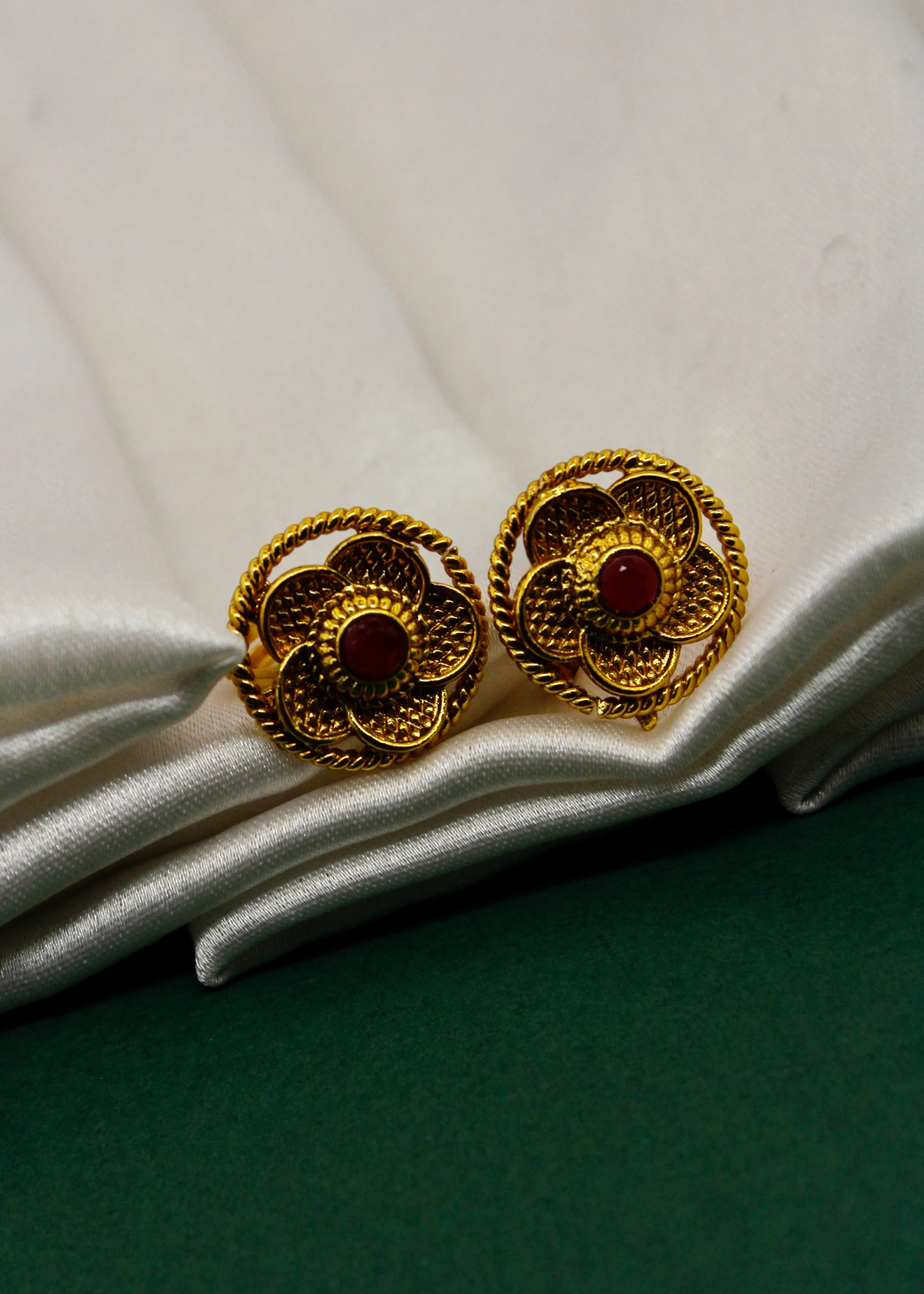 BEAUTIFUL ANTIQUE BICHAVE