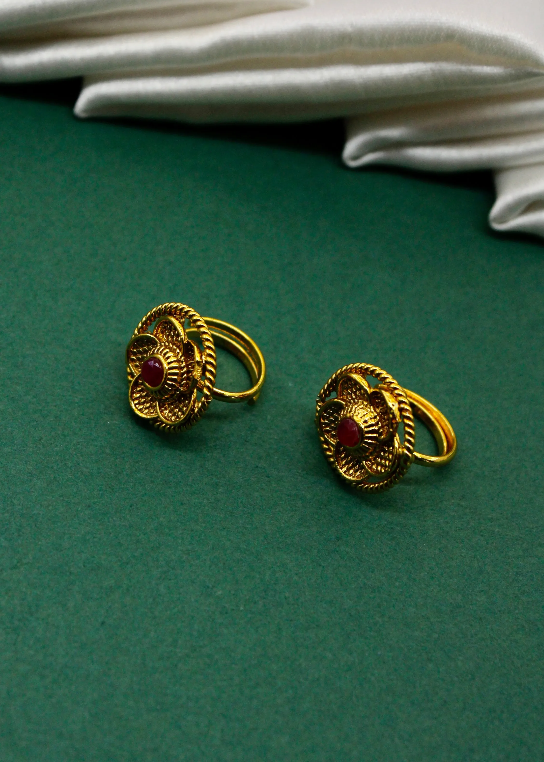 BEAUTIFUL ANTIQUE BICHAVE