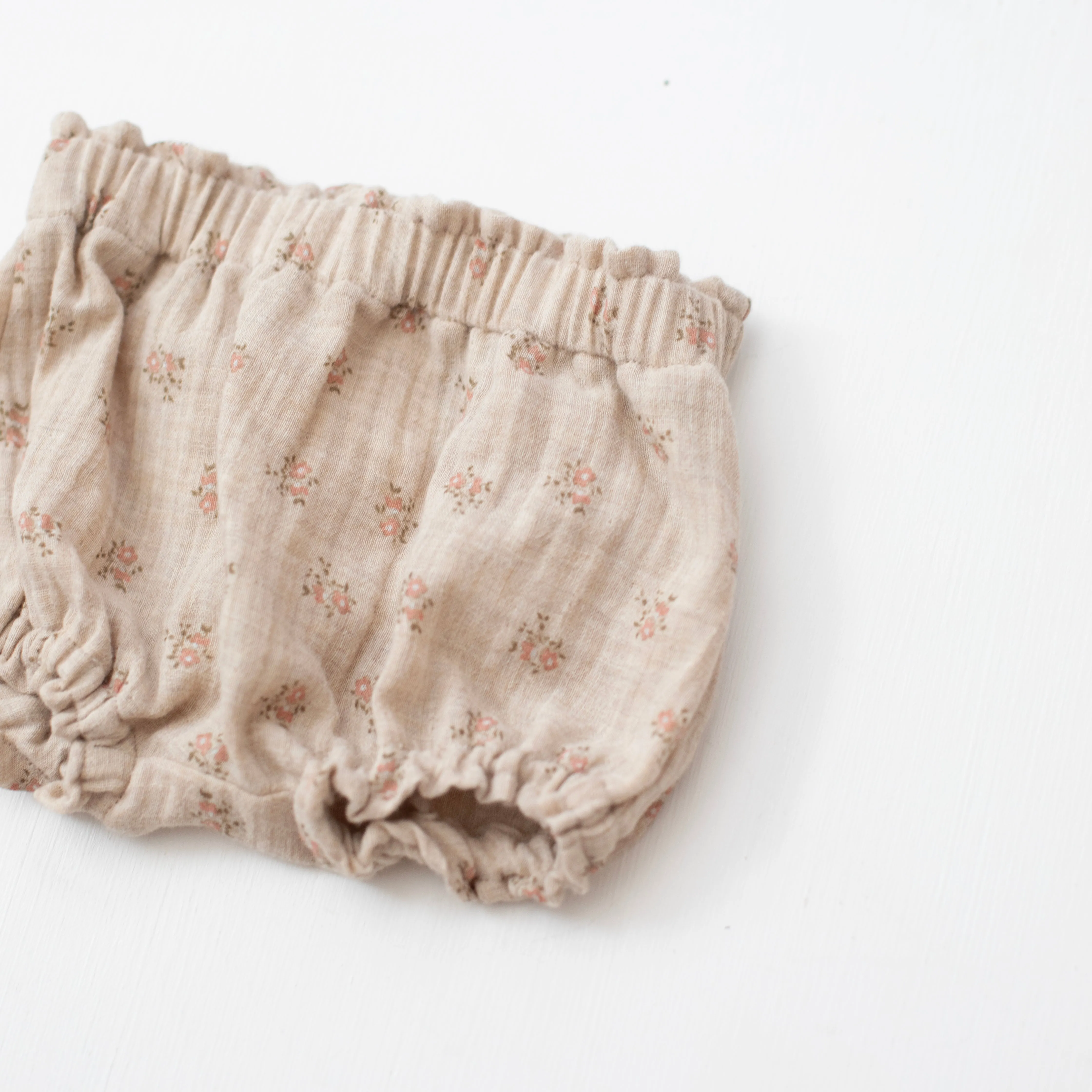 Bloomer | Della