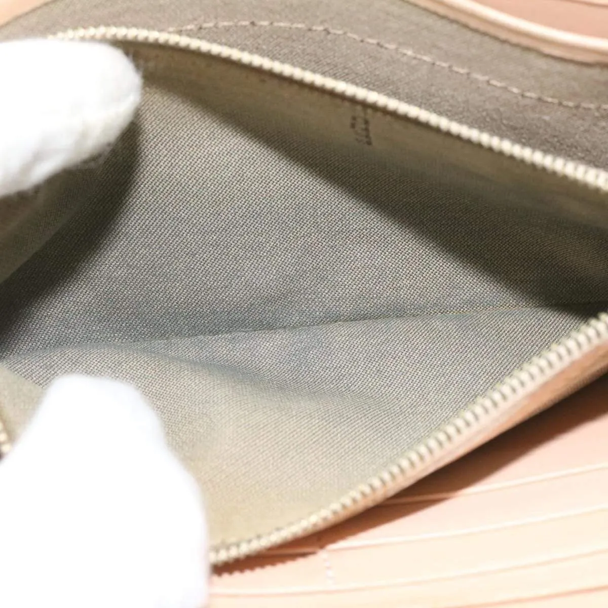 Fendi wallet beige