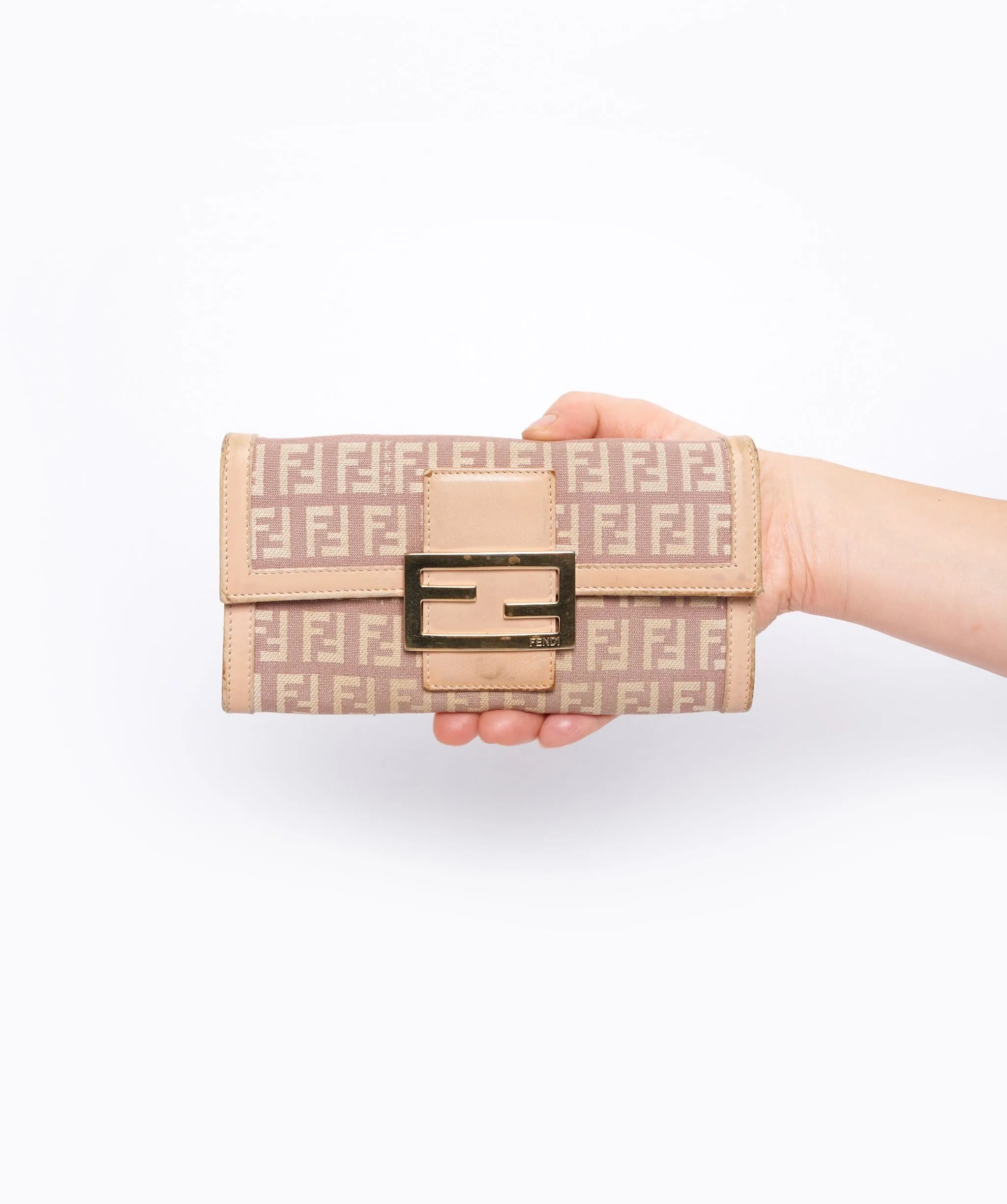 Fendi wallet beige