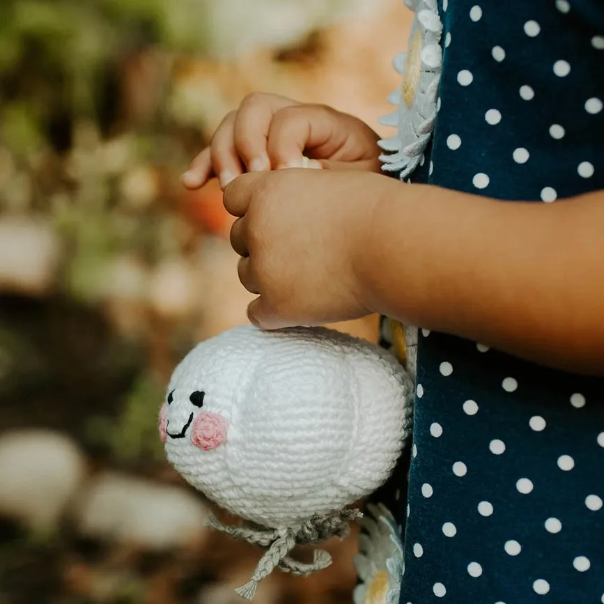 Friendly Garlic Rattle