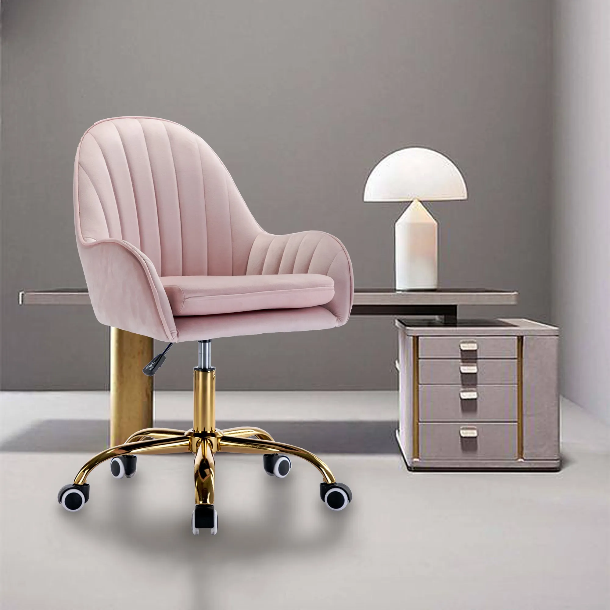 Glamourous Pink Velvet Chair