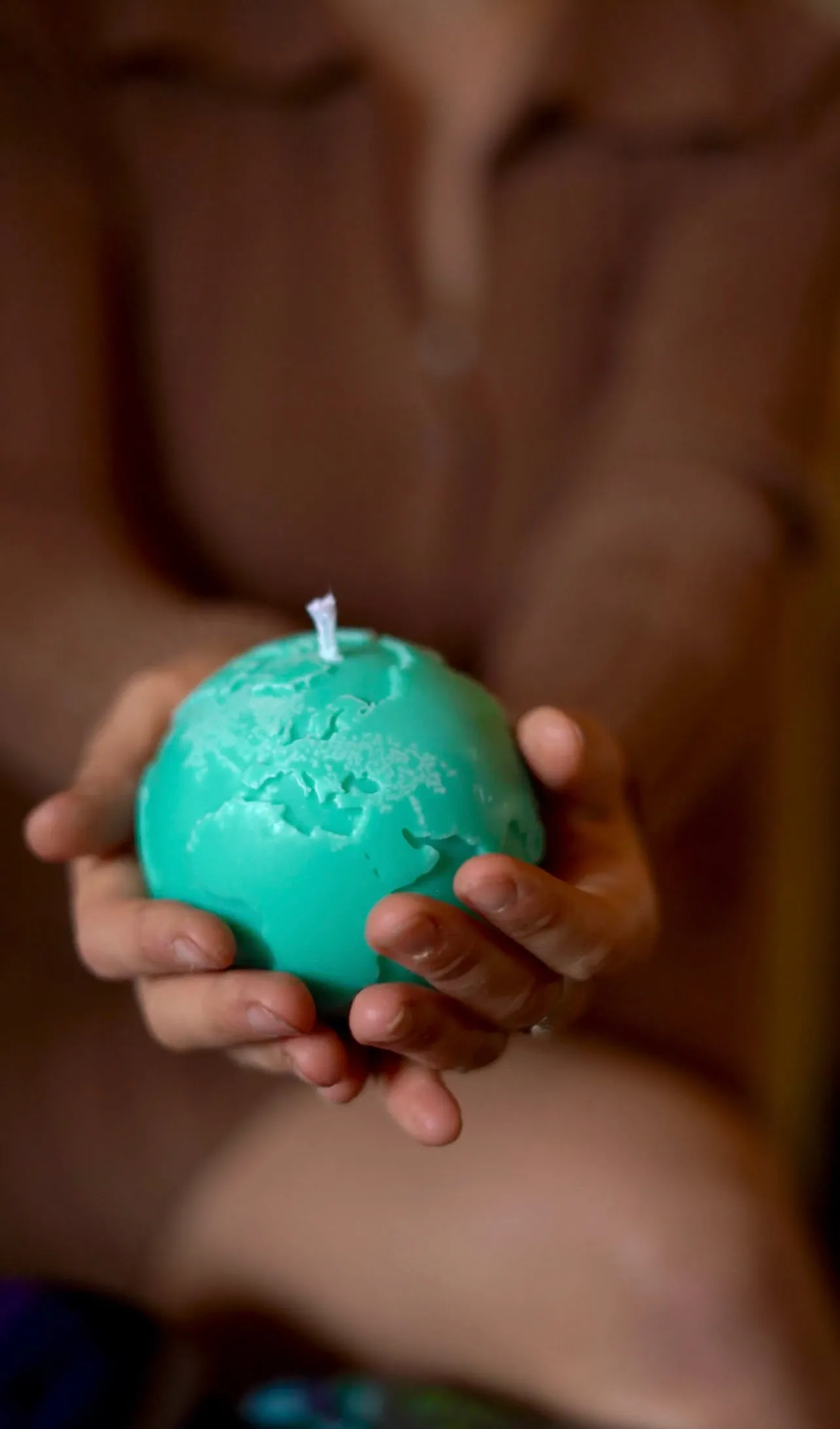 Globe Candle, Sustainable Gifts, Eco Friendly Presents, Green Gift Ideas, Zero Waste Gifts, Environmentally Friendly Gifts, Earth Friendly Gifts, Recycled Gifts, Natural Gift Options, Eco Conscious Gifting, Green Living Gifts