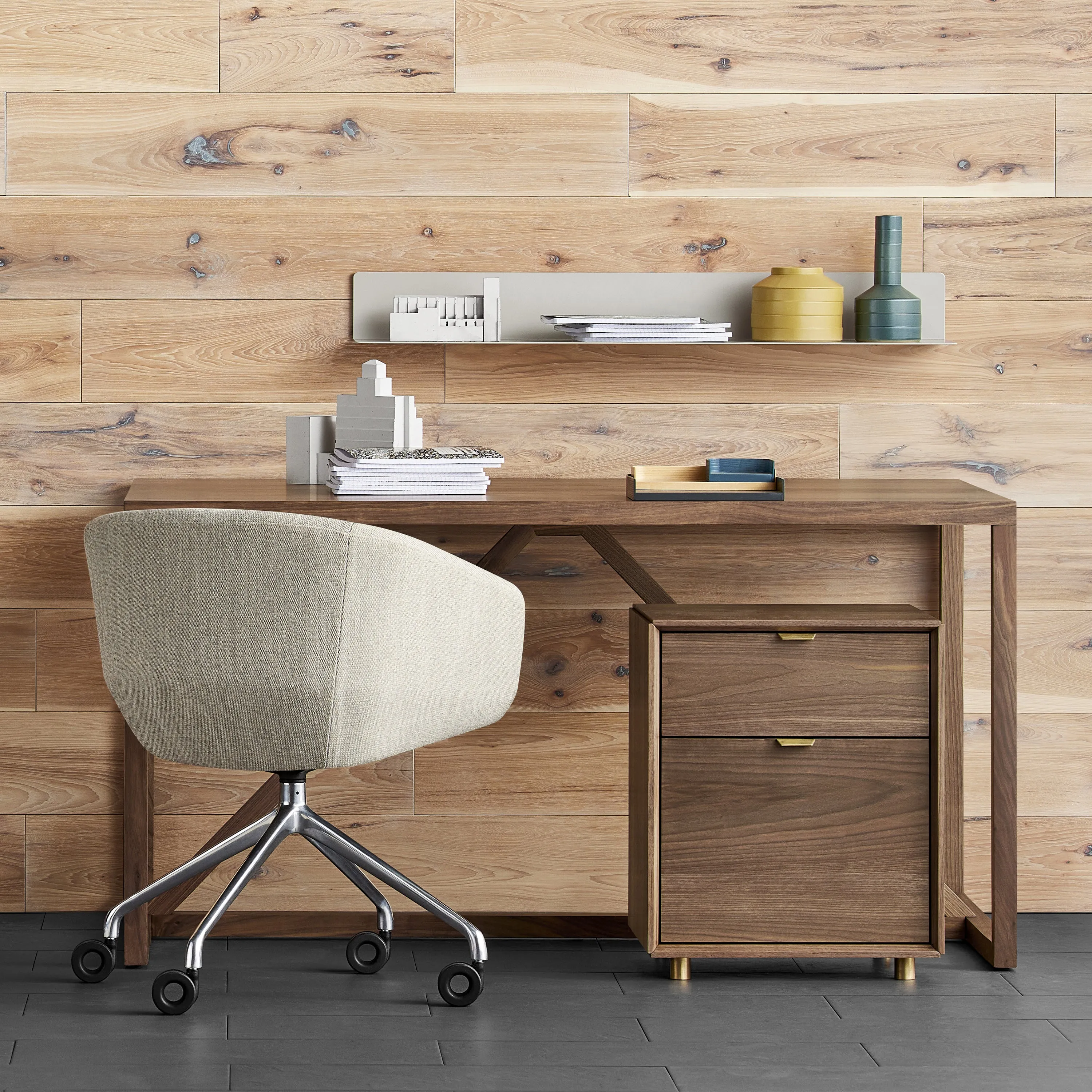 Host Task Chair