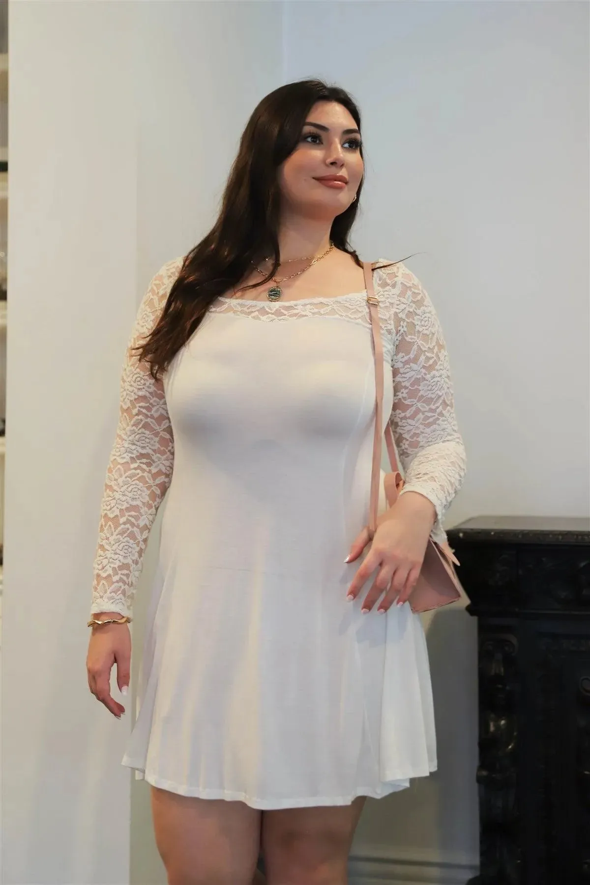 Junior Plus Ivory Lace Detail Long Sleeve Mini Dress /2-2-2