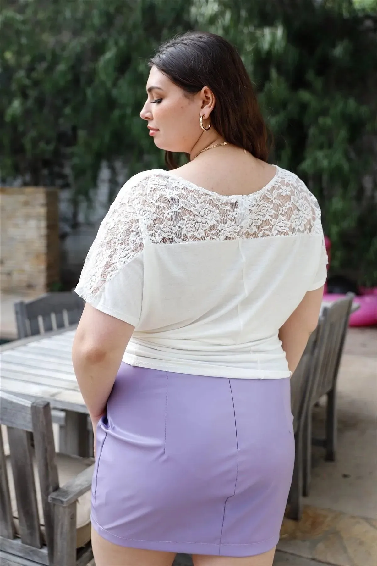 Junior Plus Ivory Lace Detail Short Sleeve Top /1-1-2
