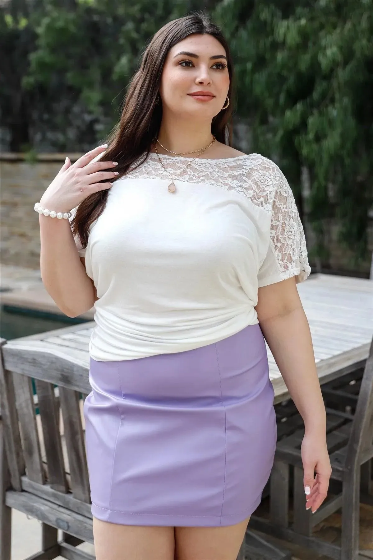 Junior Plus Ivory Lace Detail Short Sleeve Top /1-1-2