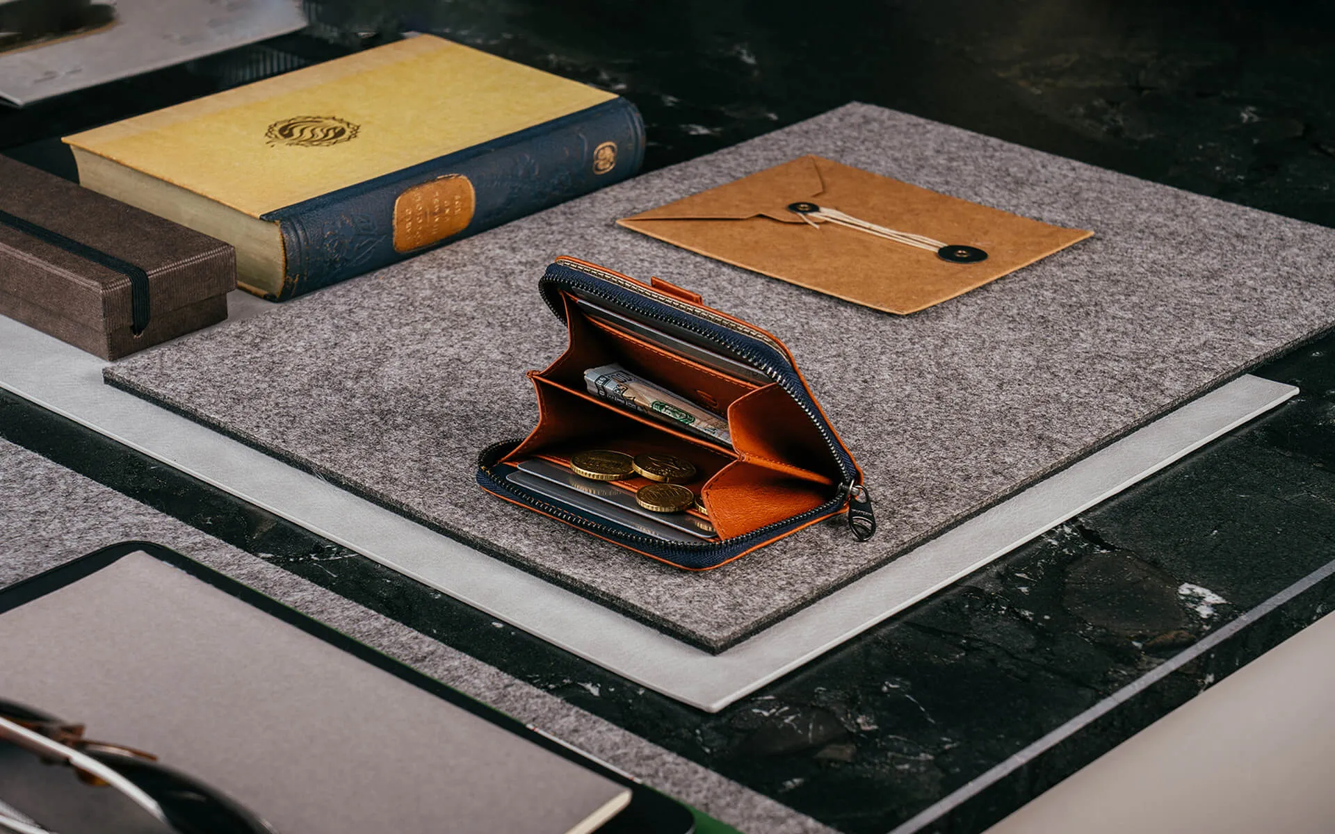 MAYFAIR Zipper Wallet