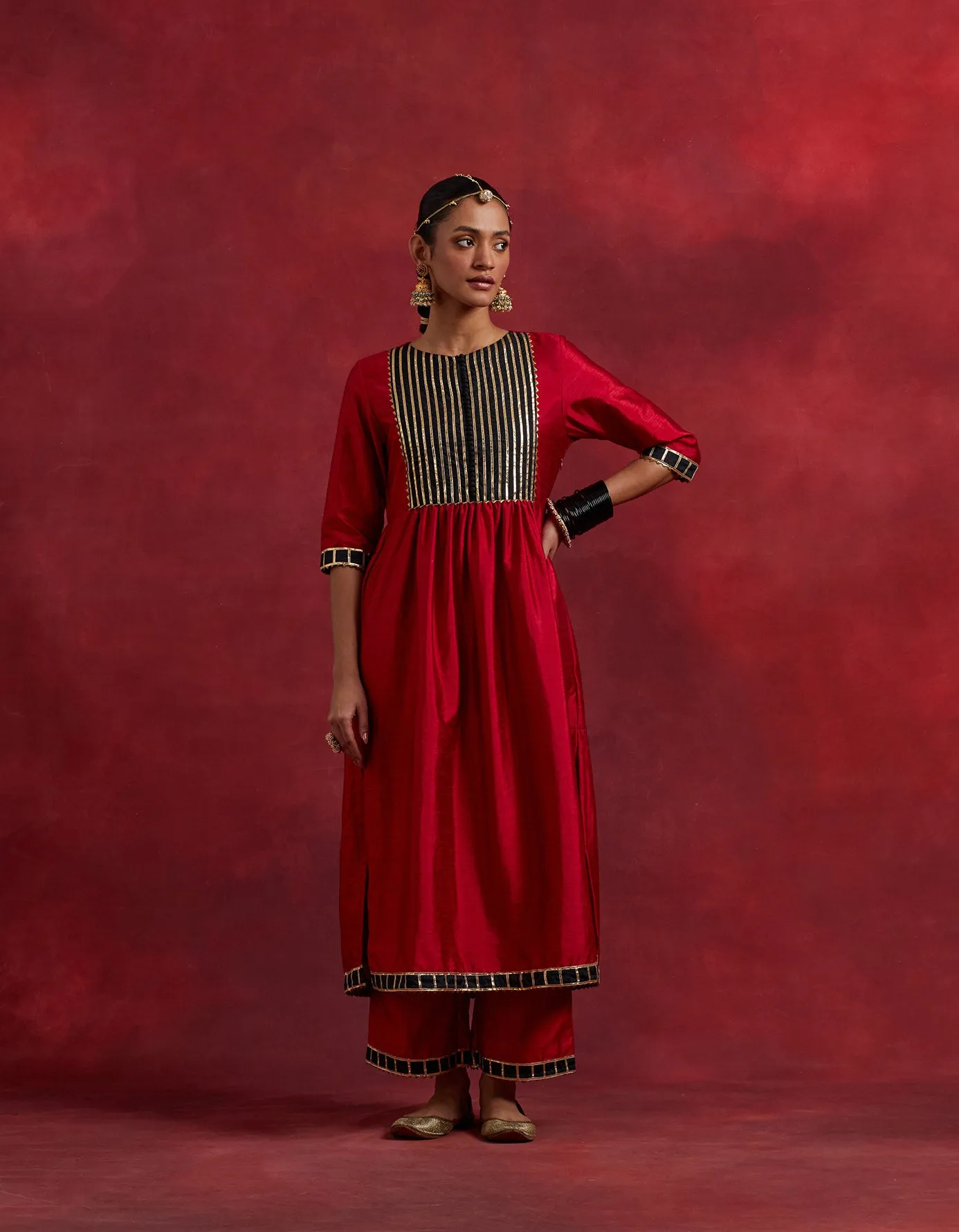 Red Black Raw Silk Gauhar Kurta Set (Set Of 3)