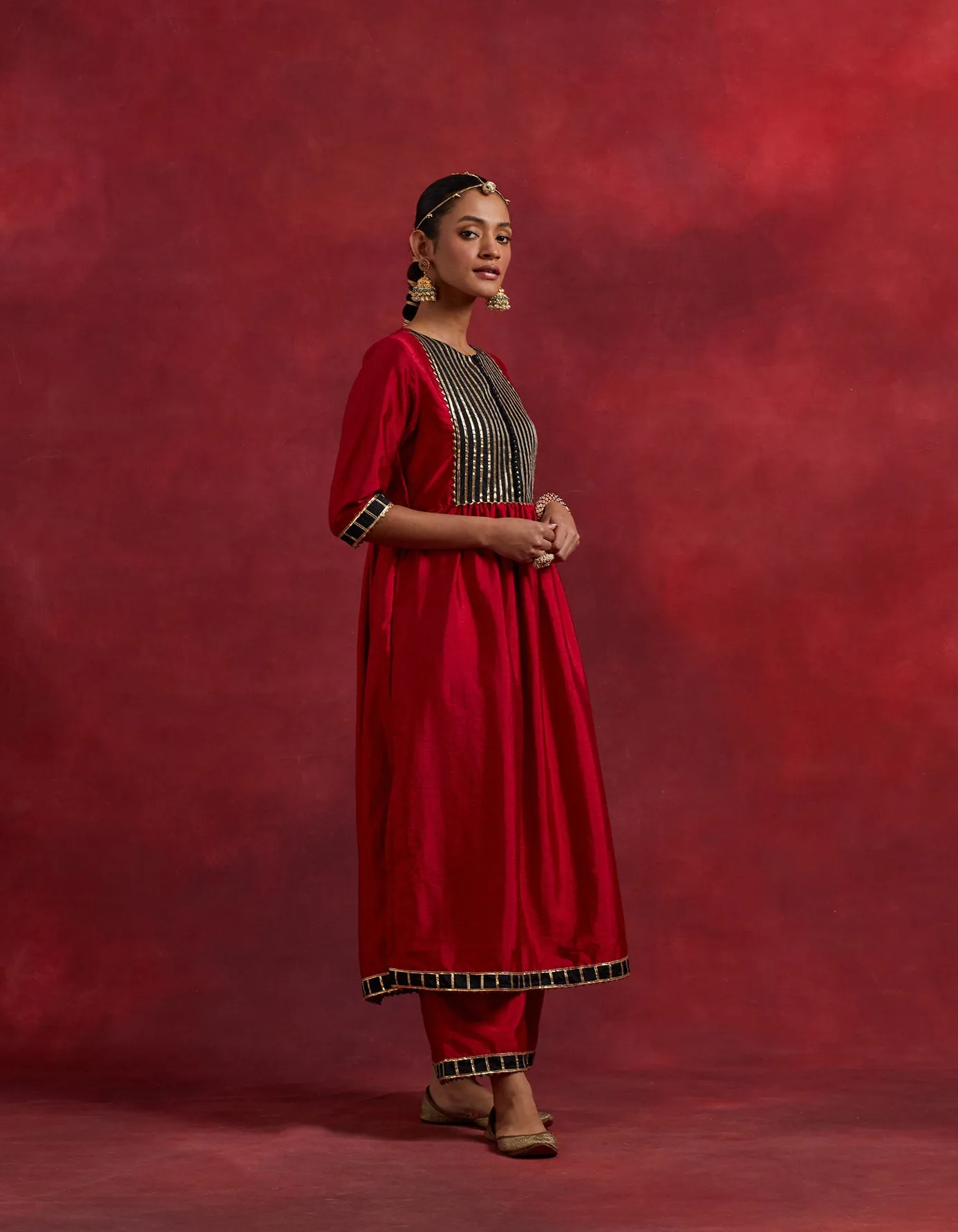 Red Black Raw Silk Gauhar Kurta Set (Set Of 3)