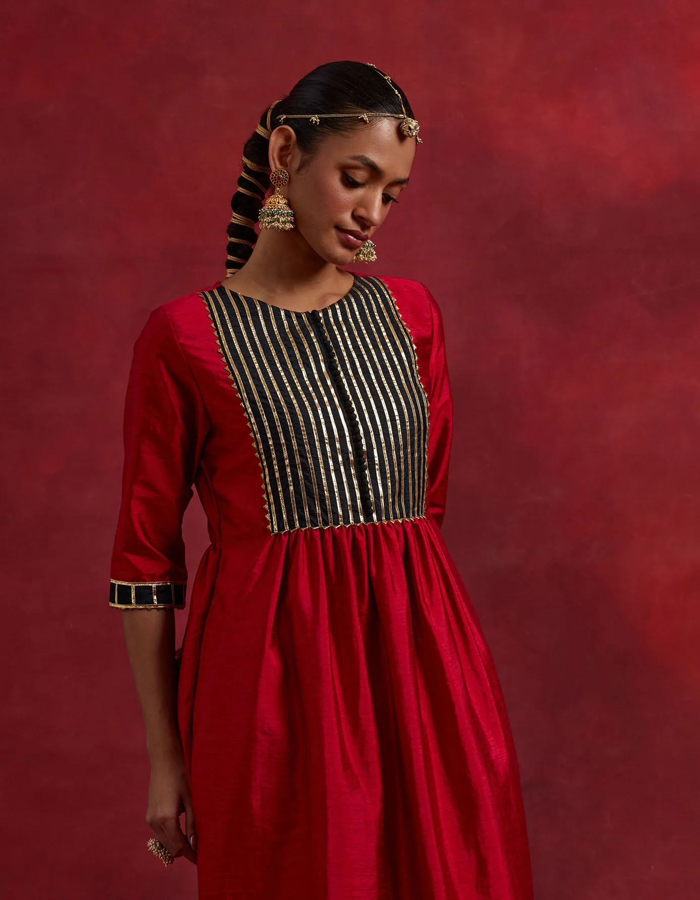 Red Black Raw Silk Gauhar Kurta Set (Set Of 3)