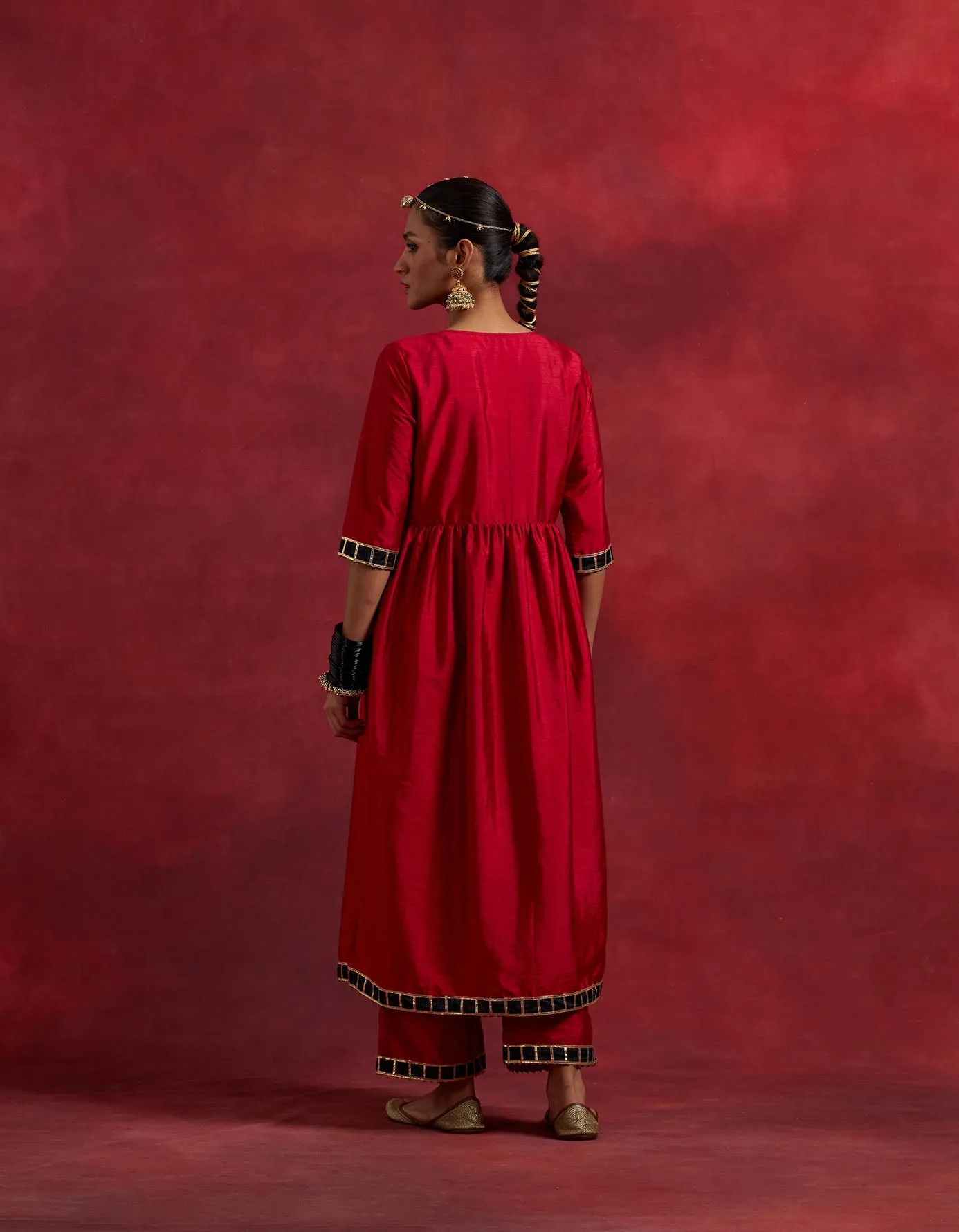 Red Black Raw Silk Gauhar Kurta Set (Set Of 3)