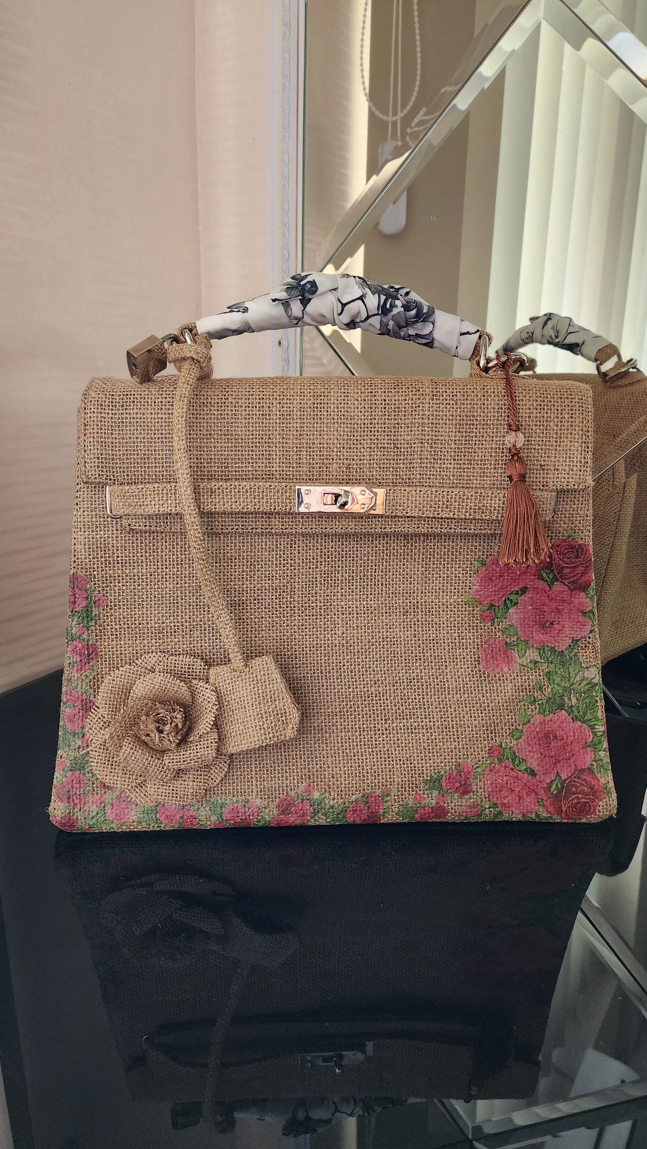 Victorian style - Handmade burlap / jute bag, Medium size (35cm)