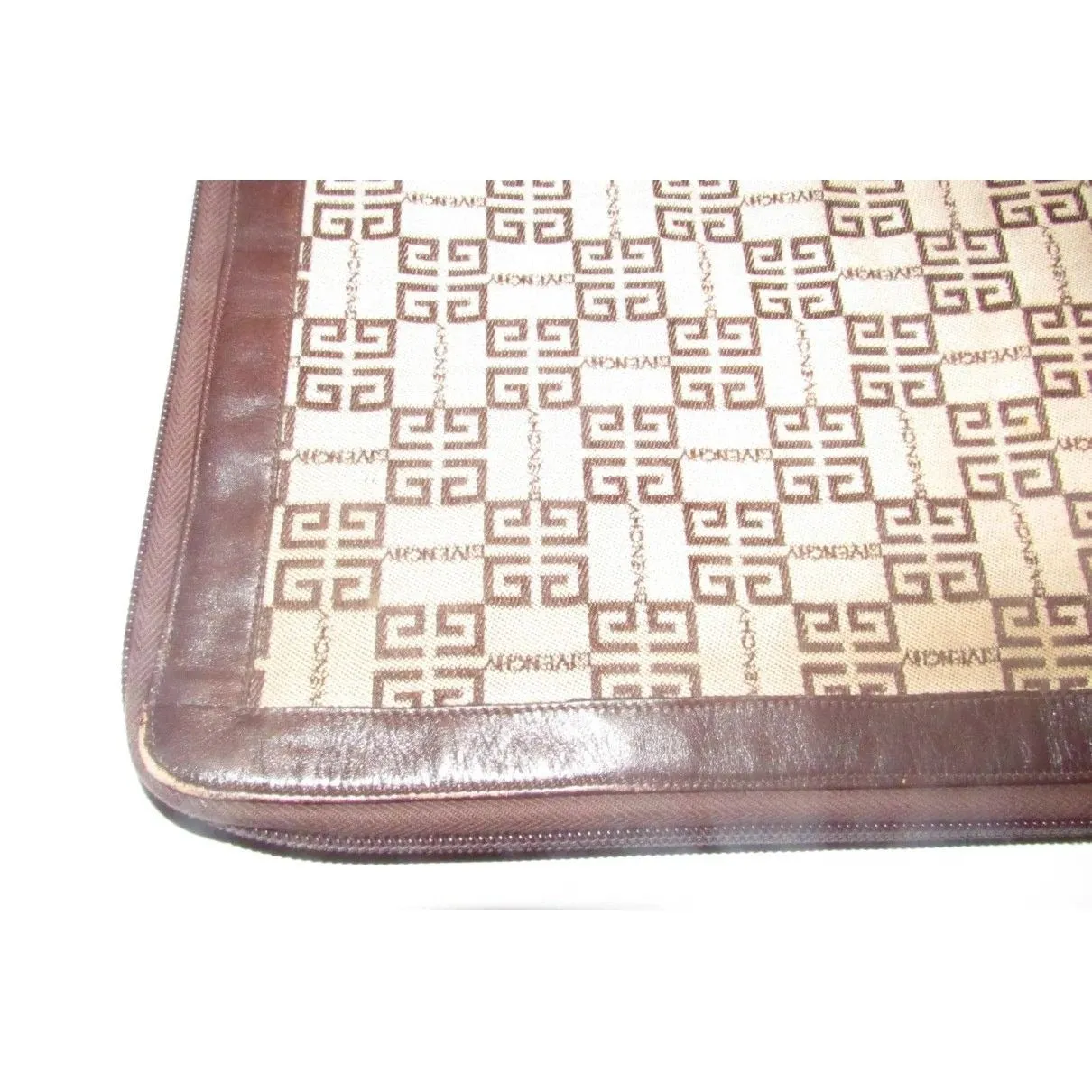 Vintage Givenchy, XL expandable clutch/laptop bag made with brown Givenchy logo print on beige canvas and brown leather