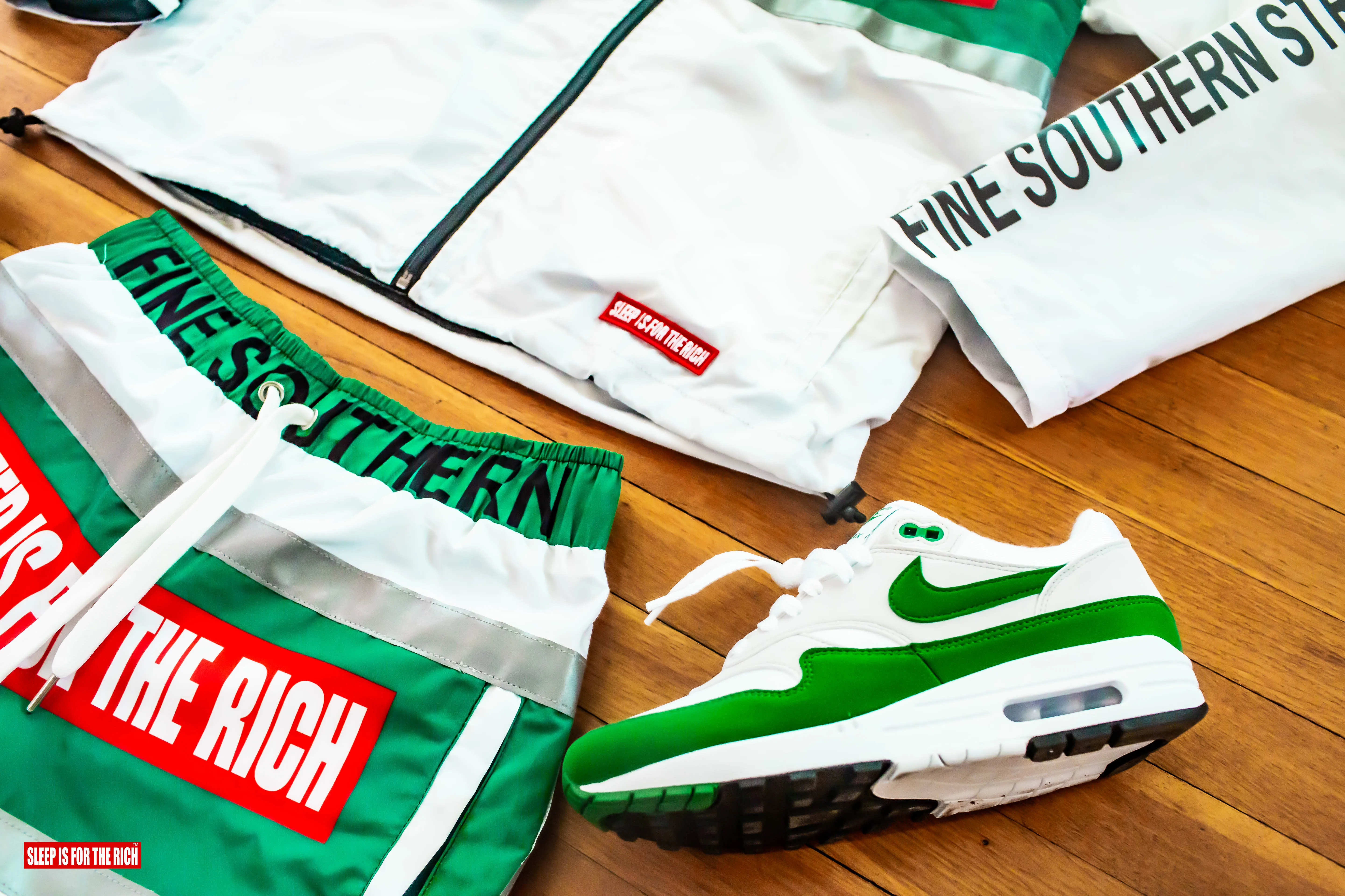 (WHITE/SPEARMINT) 3M REFLECTIVE WINDBREAKER SHORT SETS